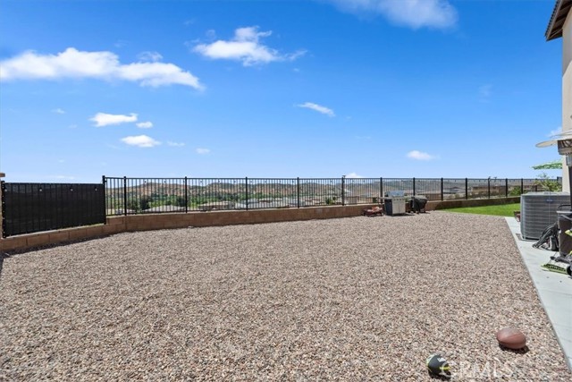 11653 Couples Court, Beaumont CA: https://media.crmls.org/medias/995bc6c5-8235-4e15-9e02-35d113ff0aed.jpg