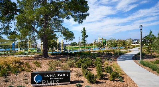 Detail Gallery Image 10 of 11 For 213 Briar Moon, Irvine,  CA 92618 - 5 Beds | 4/1 Baths