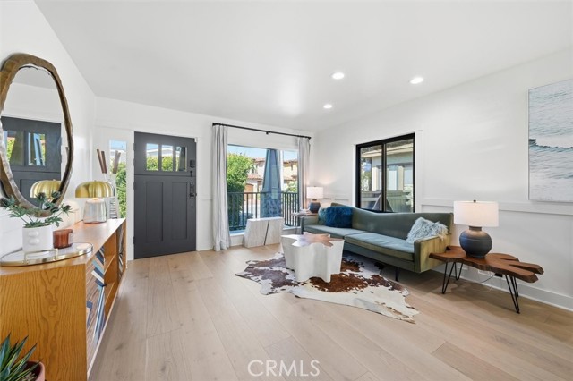 Detail Gallery Image 9 of 68 For 1012 10th St, Manhattan Beach,  CA 90266 - 4 Beds | 5 Baths