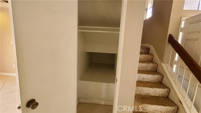 https://media.crmls.org/medias/995dae7e-6b97-4c42-bb2d-ad6c8d5c32cf.jpg