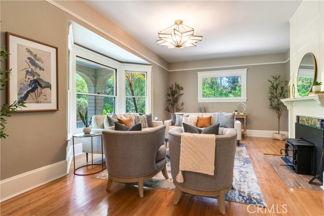 16 Campbell Avenue, Redlands CA: https://media.crmls.org/medias/995e0758-3e4b-4879-a8b1-0bf9fab94c0c.jpg