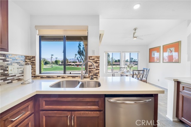 41981 Preston Trail, Palm Desert CA: https://media.crmls.org/medias/995e0b19-9420-4a88-a591-12a04728bb8c.jpg
