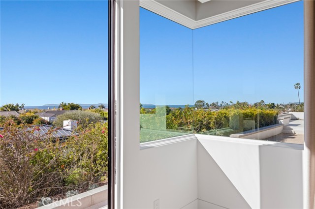 Detail Gallery Image 17 of 34 For 4607 Dorchester Rd, Corona Del Mar,  CA 92625 - 4 Beds | 4/1 Baths
