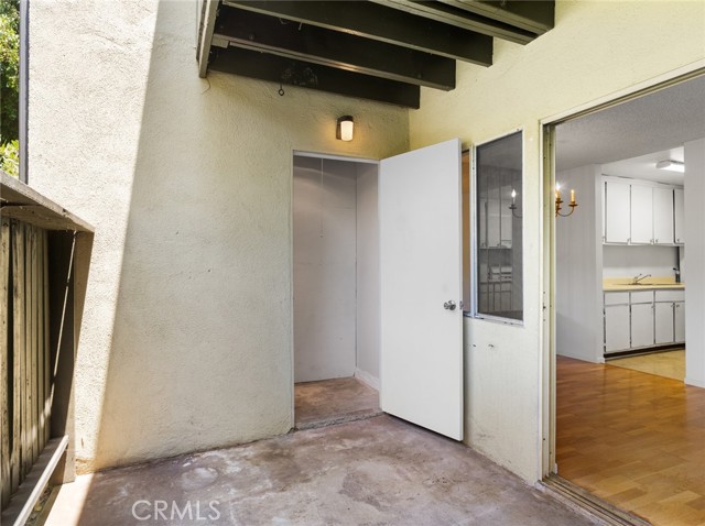 4919 Indian Wood Road, Culver City CA: https://media.crmls.org/medias/995e8446-0343-4228-8b48-ee5b8cdbbe74.jpg