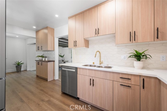 2260 Tevis Avenue, Long Beach CA: https://media.crmls.org/medias/995e98e0-5ec9-4aa8-a418-25f5cd943a59.jpg