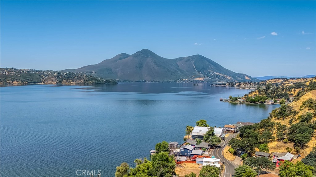 https://media.crmls.org/medias/995f0d7a-5b71-459a-b81c-94507f12873f.jpg?preset=X-Large