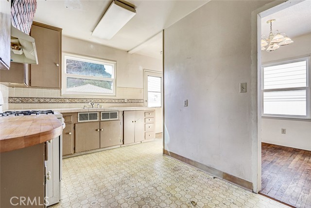 Detail Gallery Image 24 of 35 For 340 Avenue F, Redondo Beach,  CA 90277 - 3 Beds | 2 Baths