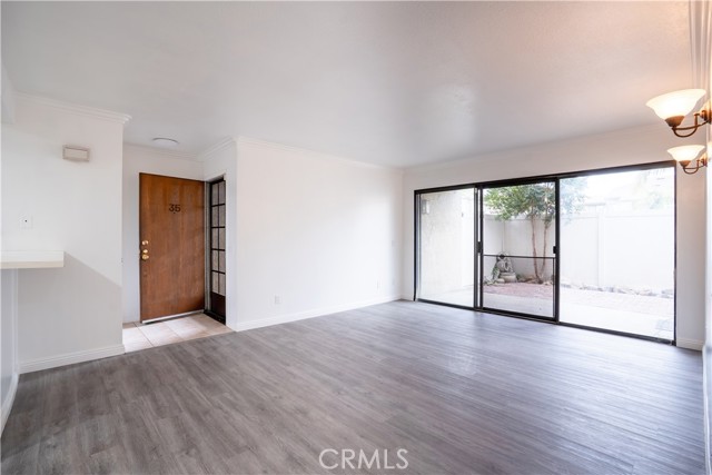 Detail Gallery Image 2 of 12 For 35 Carriage Way, Pomona,  CA 91766 - 2 Beds | 1 Baths