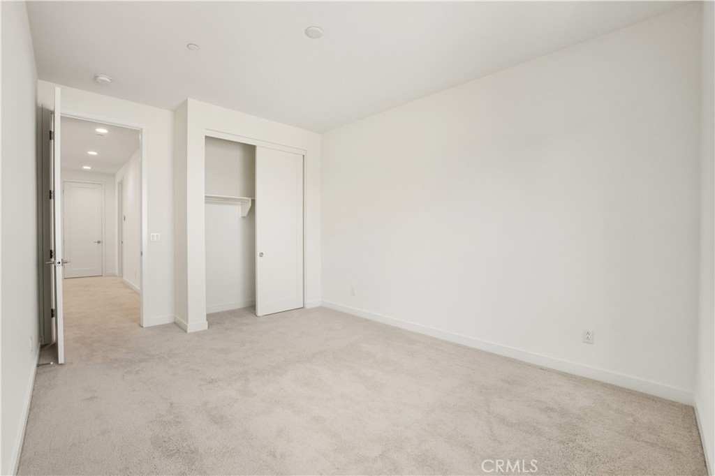 MLS #OC25225551 image #32