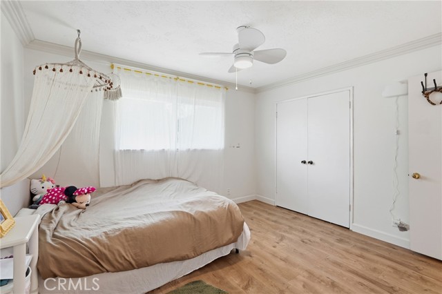 Image 19 of 32 For 22443 Robin Oaks