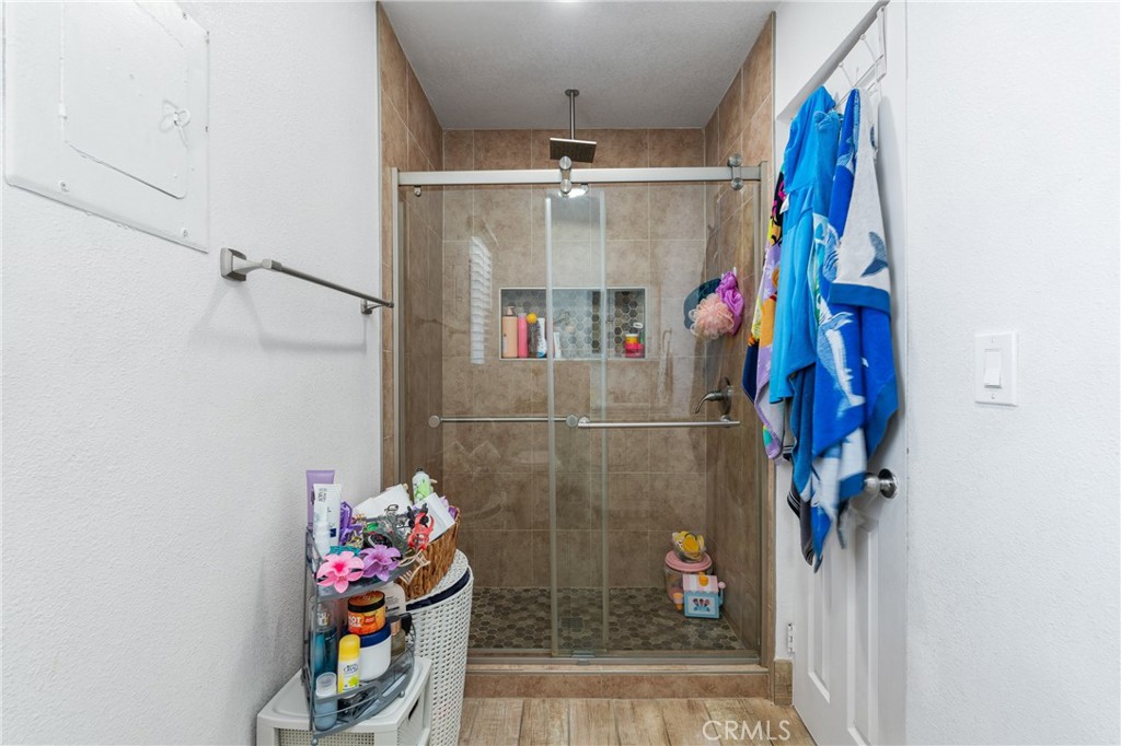 https://media.crmls.org/medias/9961e950-5061-4594-950e-b95103d352bb.jpg?preset=X-Large