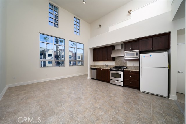 937 E Santa Ana Boulevard, Santa Ana CA: https://media.crmls.org/medias/9962a3de-59aa-4d46-8d9e-27f24dc4b93c.jpg