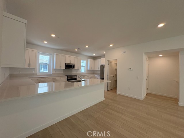 Detail Gallery Image 5 of 28 For 2540 Everly St, El Monte,  CA 91733 - 4 Beds | 3/1 Baths