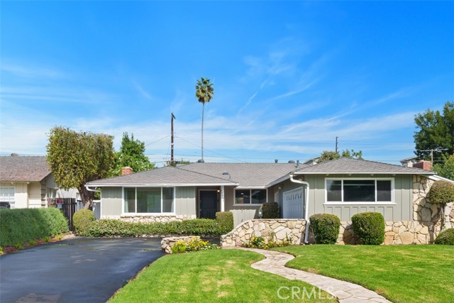 Remodeled 3 BR / 2 Bathroom home in a lovely neighborhood!