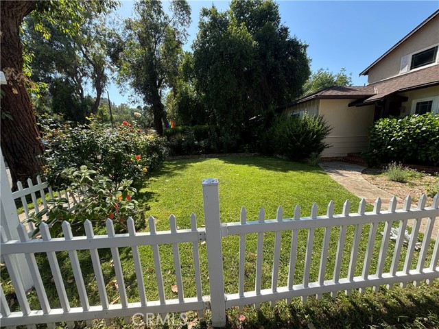21327 De La Osa, Woodland Hills CA: https://media.crmls.org/medias/996315d9-5df6-476d-83e4-a1cc1412eaf9.jpg