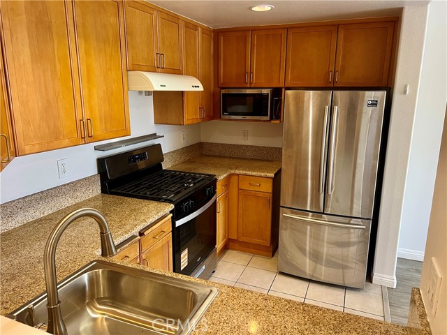 Detail Gallery Image 6 of 15 For 580 W Main #122,  Alhambra,  CA 91801 - 2 Beds | 2 Baths