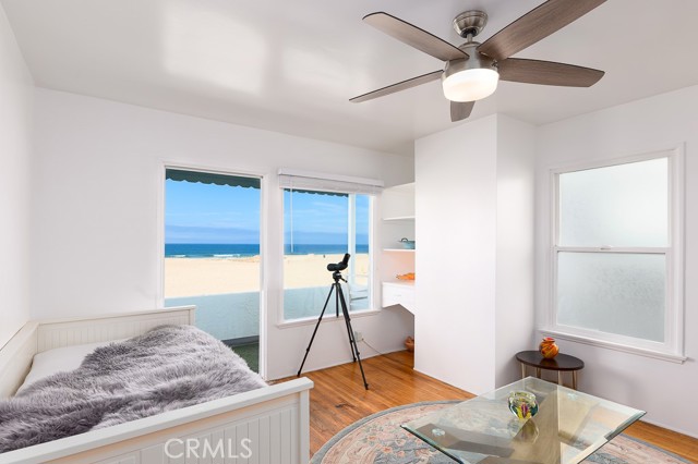 Detail Gallery Image 5 of 13 For 530 the Strand, Hermosa Beach,  CA 90254 - 1 Beds | 1 Baths