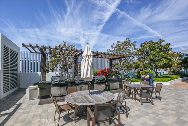 3141 Michelson Drive, Irvine CA: https://media.crmls.org/medias/99657b5b-af98-4b33-91cb-7ea3f10f498a.jpg