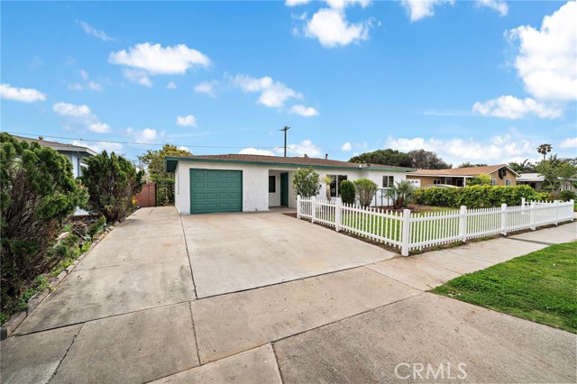 Detail Gallery Image 2 of 36 For 1410 W Camden Pl, Santa Ana,  CA 92704 - 3 Beds | 1/1 Baths