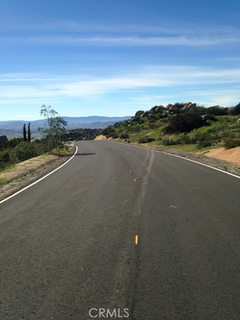 23685 Tapatia Road, Homeland CA: https://media.crmls.org/medias/99664975-fe89-4355-9322-613e4c294e53.jpg