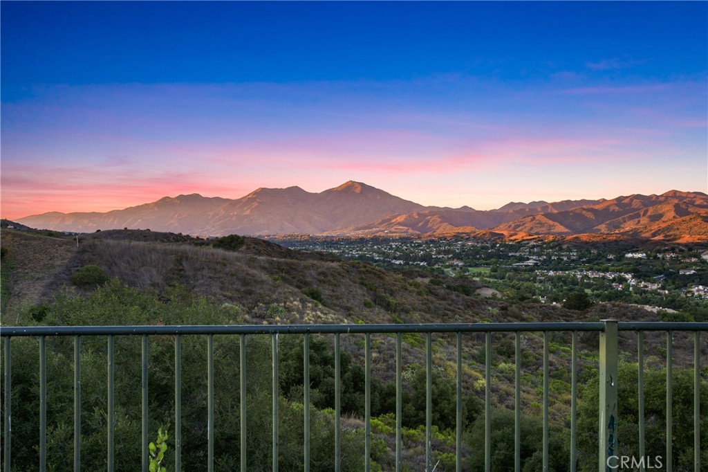 MLS #OC25163046 image #5