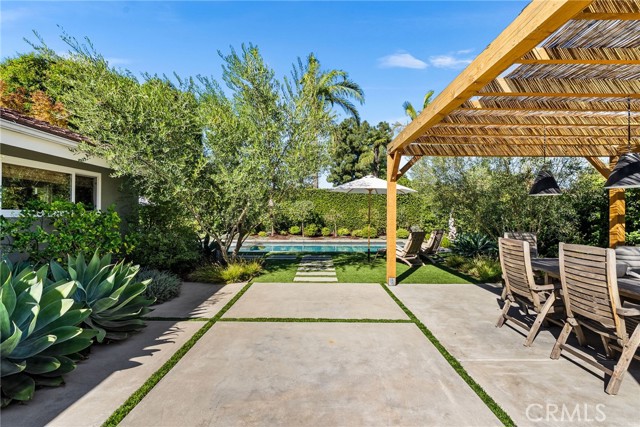 Detail Gallery Image 24 of 29 For 17601 Sherbrook Dr, Tustin,  CA 92780 - 3 Beds | 2/1 Baths