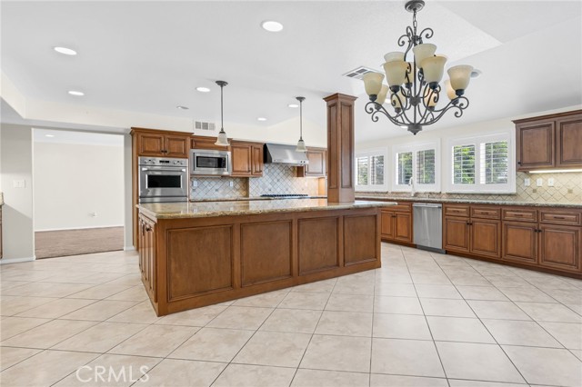 294 W Buffington Street, Upland CA: https://media.crmls.org/medias/996a0069-1402-4e4b-8e53-5698a46239dc.jpg