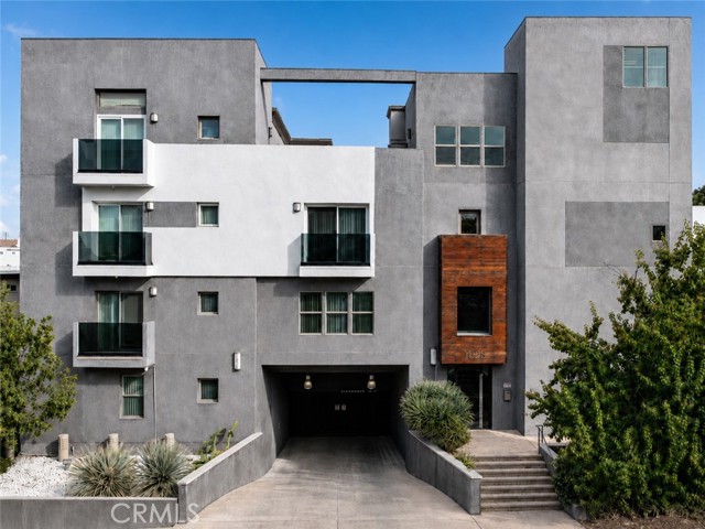 11925 Kling ST Unit: 2MAG
