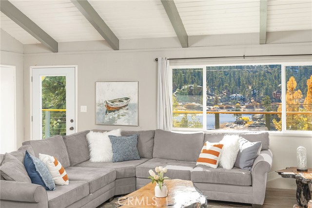 Detail Gallery Image 37 of 44 For 39054 Bayview Ln, Big Bear Lake,  CA 92315 - 3 Beds | 1/1 Baths