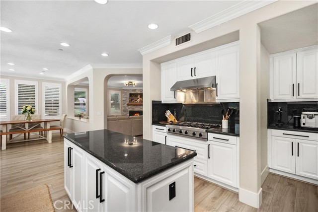 Detail Gallery Image 12 of 59 For 1 Roberts Dr, Coto de Caza,  CA 92679 - 4 Beds | 4/1 Baths