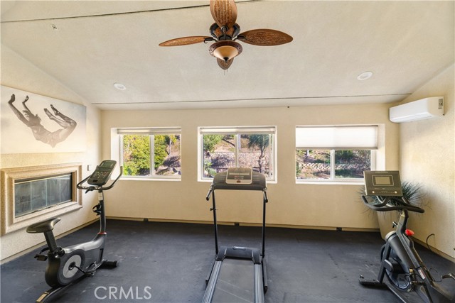 Detail Gallery Image 33 of 74 For 3406 Whispering Glen Ct, Simi Valley,  CA 93065 - 5 Beds | 4/1 Baths