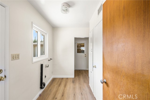 Detail Gallery Image 22 of 28 For 720 N Cambridge St, Orange,  CA 92867 - 2 Beds | 2 Baths