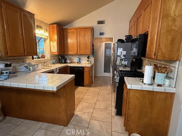 Detail Gallery Image 20 of 26 For 27135 Cabrera, Saugus,  CA 91350 - 4 Beds | 2 Baths