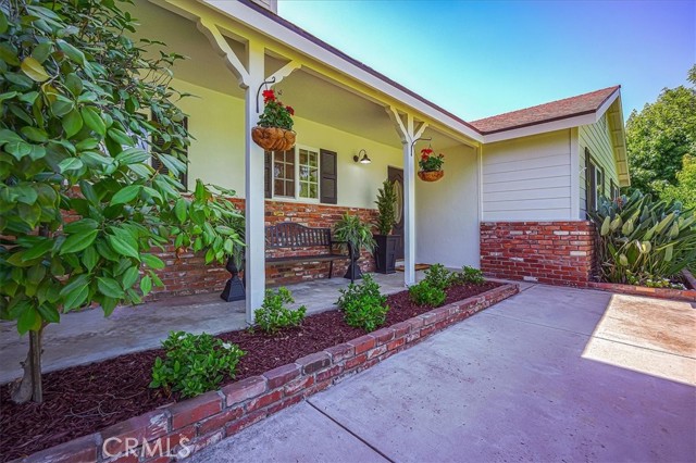 1375 N Euclid Avenue, Upland CA: https://media.crmls.org/medias/996e332f-1e71-42d9-91fb-238b2086ec34.jpg