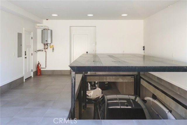 7210 W. Oceanfront, Newport Beach CA: https://media.crmls.org/medias/996e637b-2d4c-4731-aca5-d3fd2b9a4b90.jpg