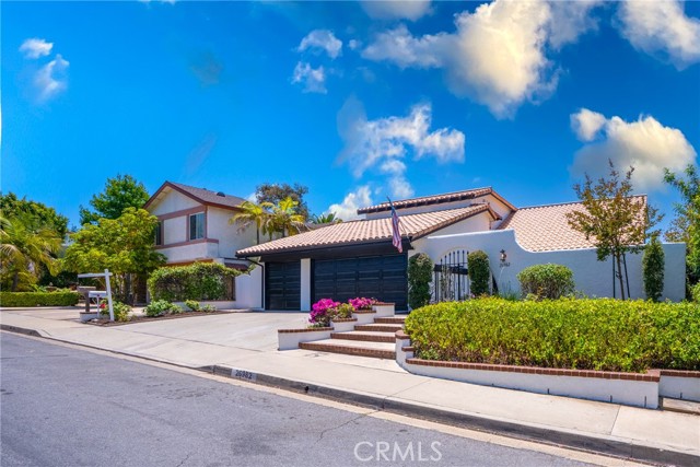 26982 Pueblonuevo Drive, Mission Viejo CA: https://media.crmls.org/medias/996eaec5-9d32-43f7-8b48-f9784f1d07a1.jpg