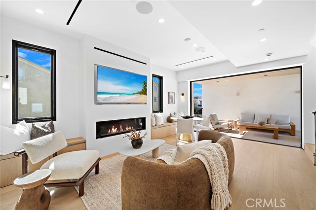 Detail Gallery Image 7 of 54 For 612 1/2 Begonia, Corona Del Mar,  CA 92625 - 2 Beds | 2/1 Baths