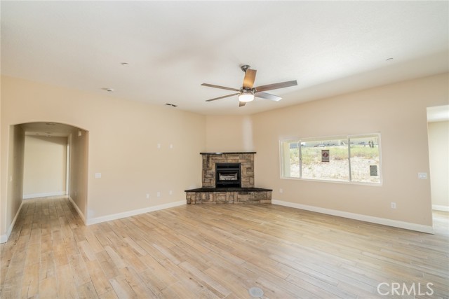 Detail Gallery Image 11 of 52 For 1525 Smoke Tree Rd, Pinon Hills,  CA 92372 - 4 Beds | 2 Baths