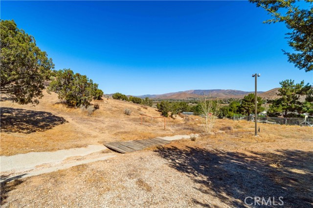 2726 Bent Spur Drive, Acton CA: https://media.crmls.org/medias/996f3ec2-5703-4695-8596-9a3db3079b9e.jpg