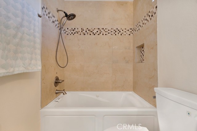 Detail Gallery Image 19 of 37 For 8958 Burnet Ave #E6,  North Hills,  CA 91343 - 3 Beds | 2/1 Baths