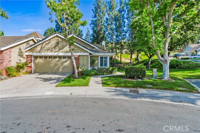 676 S Gentry Ln, Anaheim Hills, CA 92807