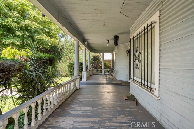 5526 Lexington, Los Angeles CA: https://media.crmls.org/medias/9972db7c-4e65-4b76-a032-2b91a2086426.jpg