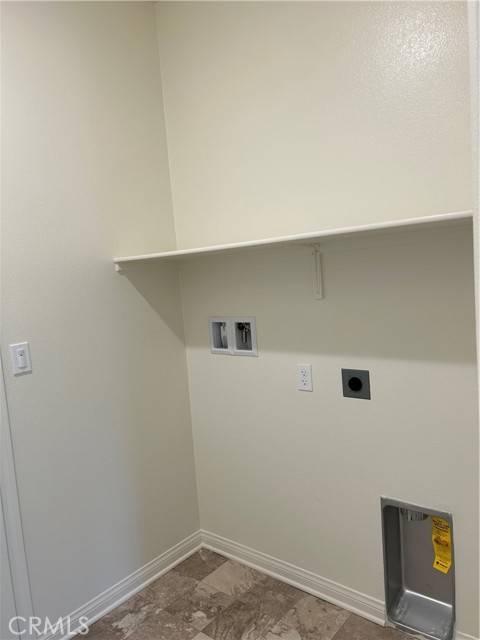 Detail Gallery Image 10 of 10 For 12549 Ava Loma, Victorville,  CA 92392 - 3 Beds | 2 Baths