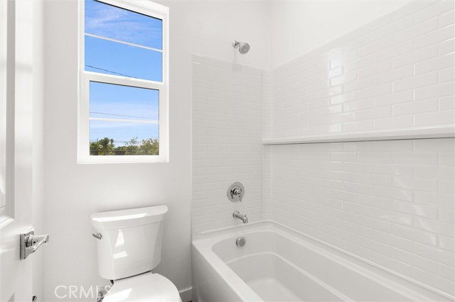 413 E 220th Street, Carson CA: https://media.crmls.org/medias/9974d358-3d5e-442f-870a-6964bcc9283d.jpg