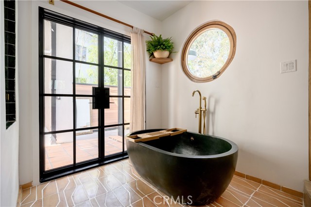 811 Maltman Avenue, Los Angeles CA: https://media.crmls.org/medias/9974f106-c524-4f1e-92e3-f57b82c6d6e6.jpg