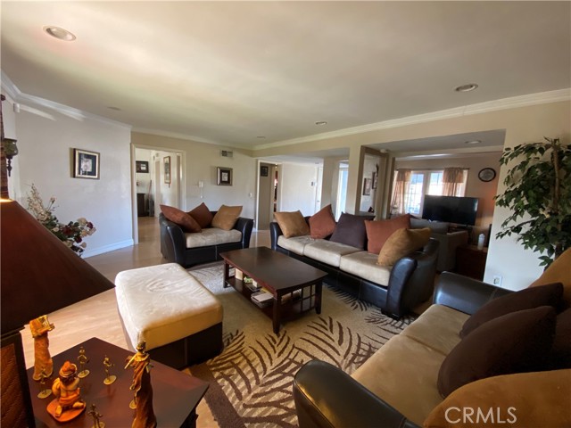 Detail Gallery Image 5 of 16 For 518 Sheree Ln, Placentia,  CA 92870 - 3 Beds | 2 Baths