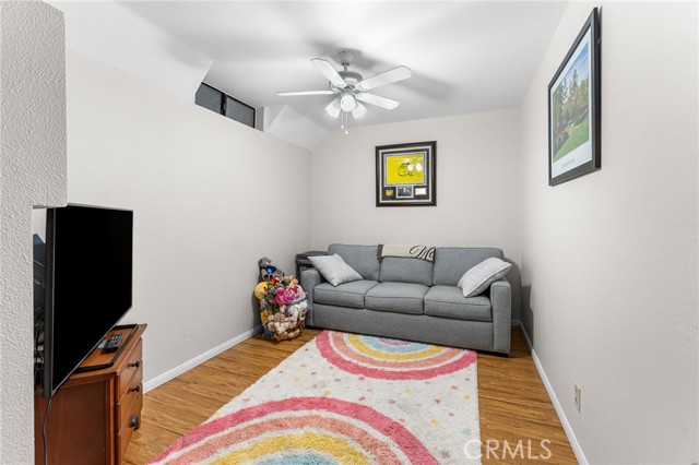 Image 18 of 35 For 515 Madison Avenue 2