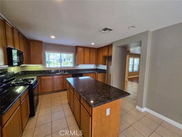 Detail Gallery Image 6 of 26 For 1750 E D St, Ontario,  CA 91764 - 3 Beds | 2/1 Baths