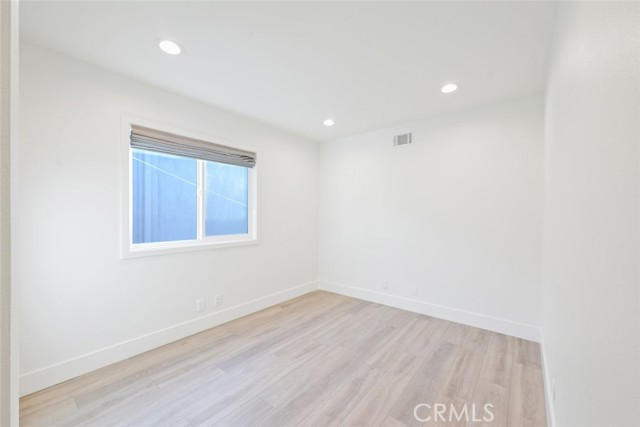 411 Goldenrod, Corona del Mar CA: https://media.crmls.org/medias/9976e09e-a55a-4619-9825-be98b9878b8b.jpg