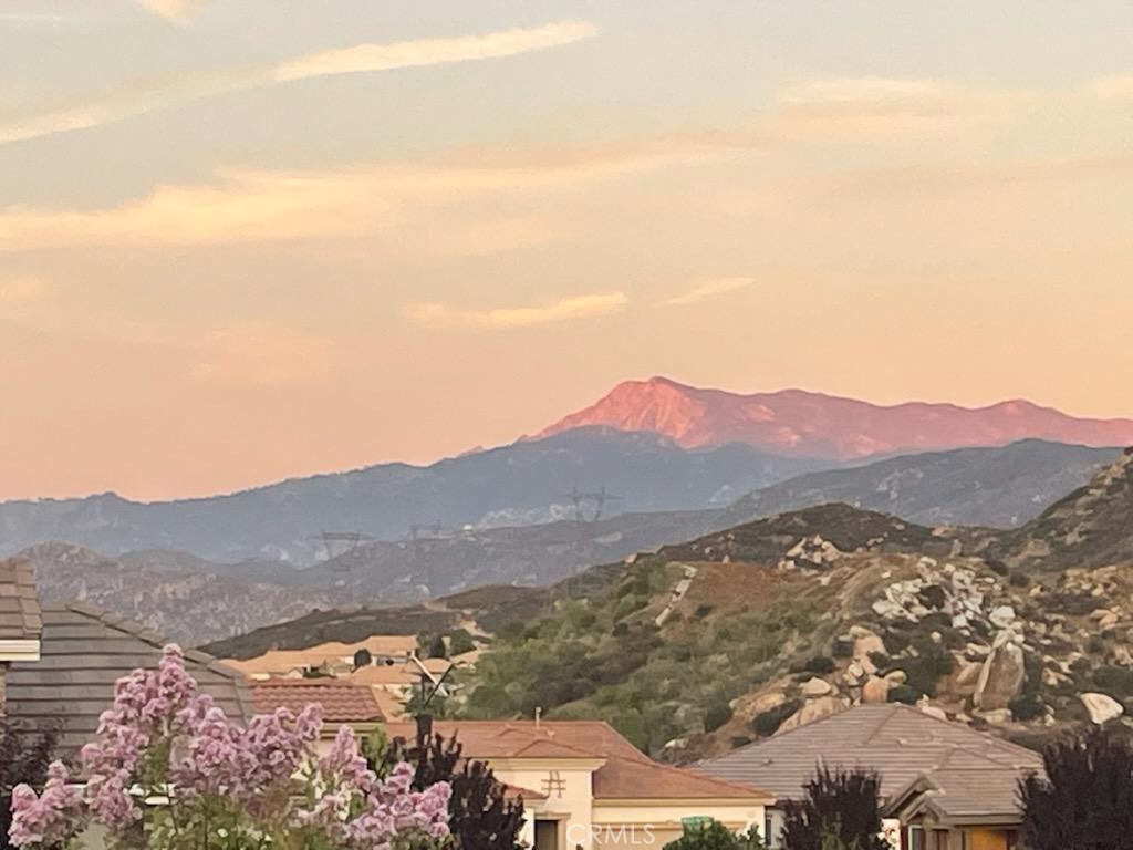 https://media.crmls.org/medias/99770c3e-d853-4fc4-88f1-b60a1859717c.jpg?preset=X-Large